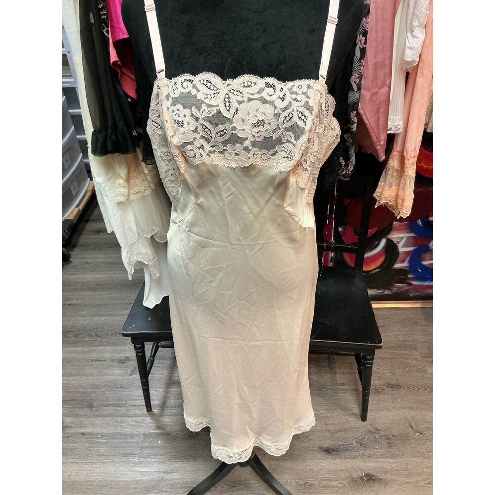 VINTAGE OLGA PEACH SLIP DRESS 36